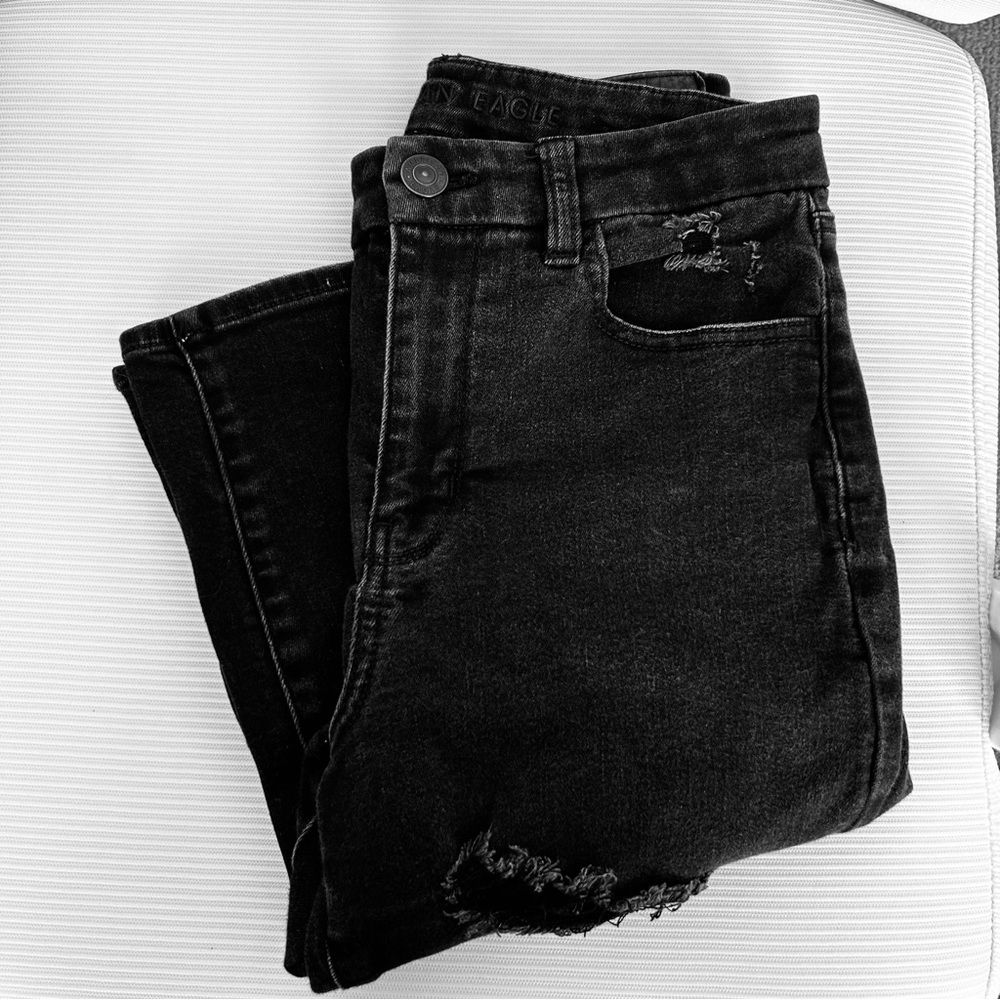 Curvy Hi-Rise Jegging - Black Distressed Jeans AMERICAN EAGLE